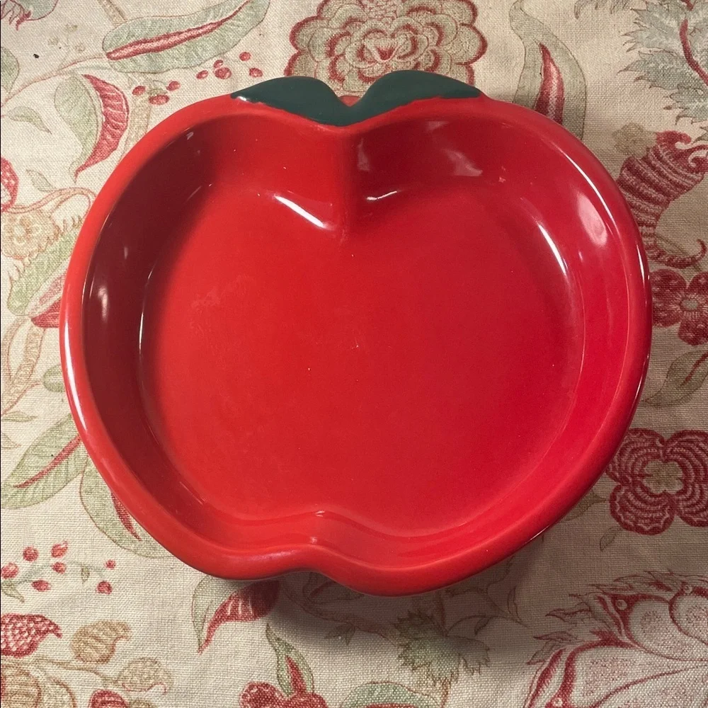 Red Apple Recipe Baking Dish with Green Leaf Accent Handle